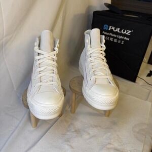 Converse high tops brand new with box. SZ 9